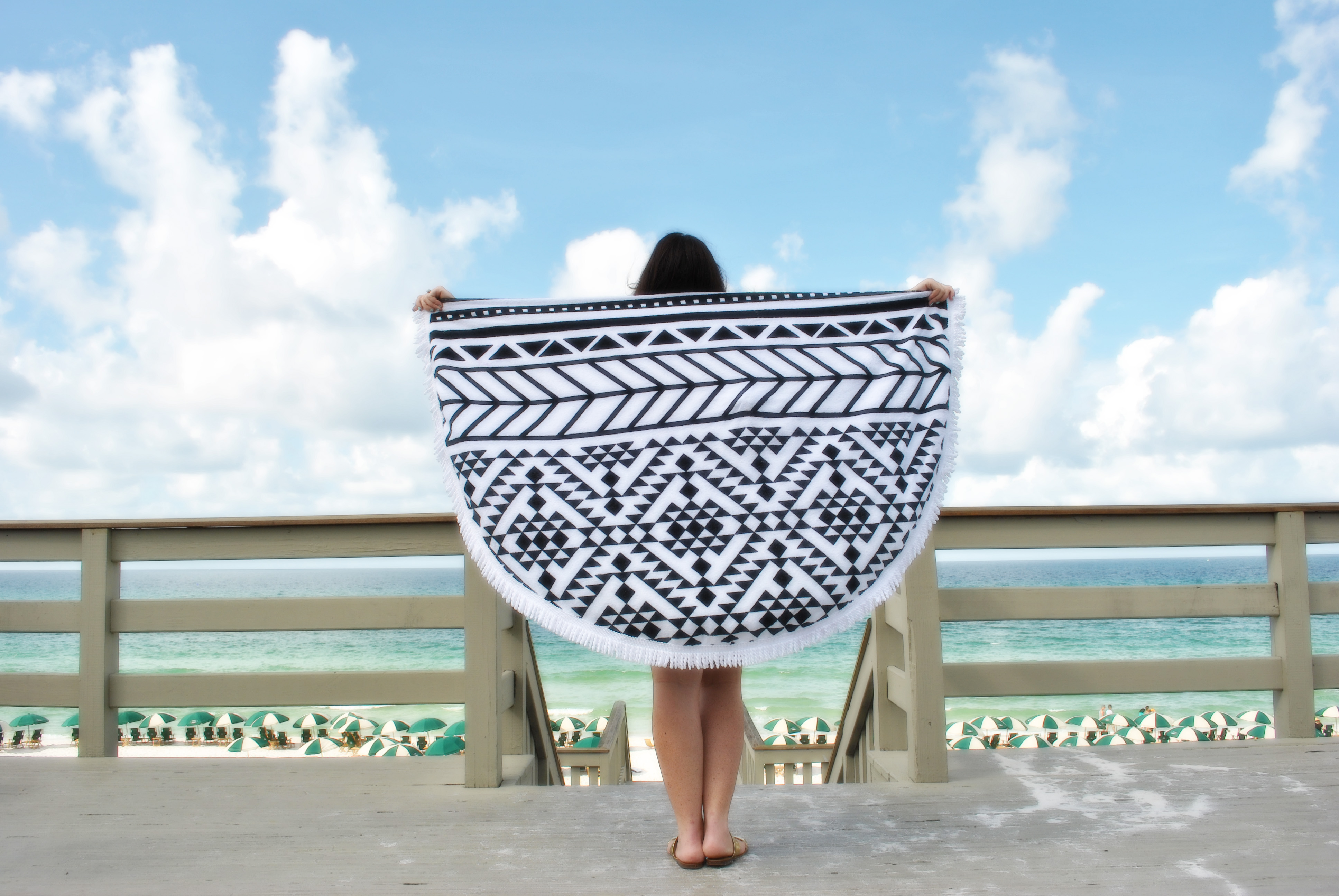 Shopping: Obsessed with This Round Towel