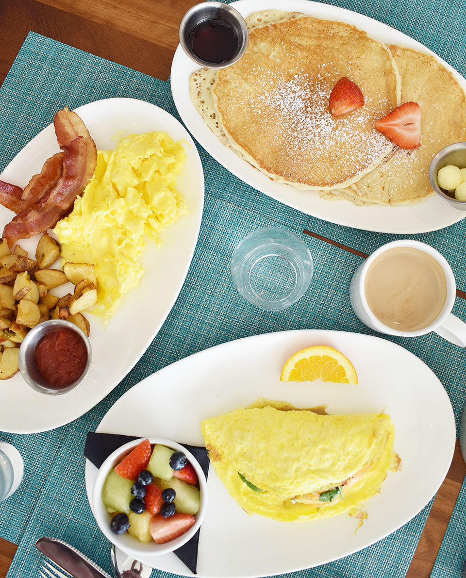 Amara Cay Resort reelburger breakfast