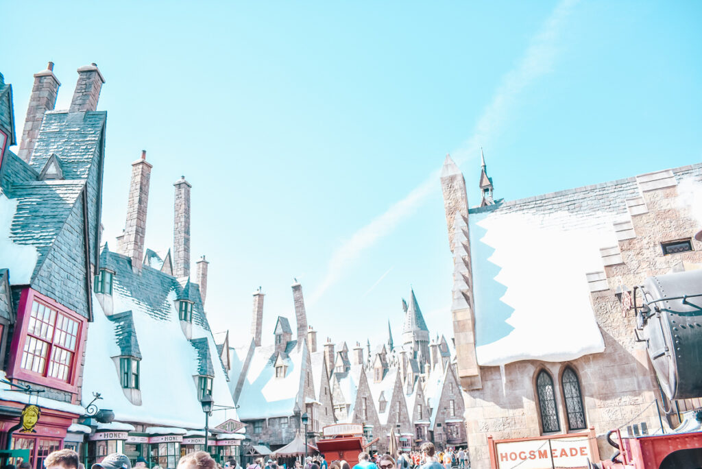 30A Mama Travel - Universal Wizarding World of Harry Potter - Hogsmeade Rooftops