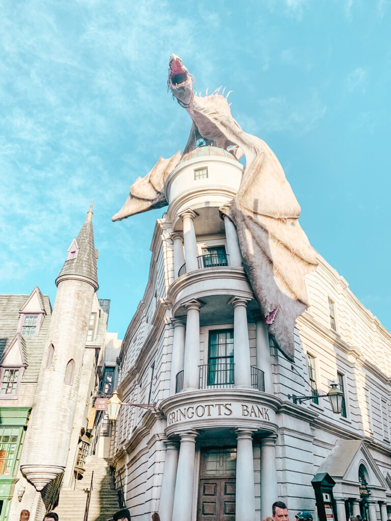 30A Mama Travels - Wizarding World of Harry Potter - Gringott's